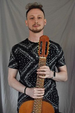 <b>Lukáš Kurka DiS.</b><br>kytara